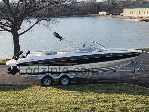 Bayliner 225 Bowrider opinie i specyfikacja